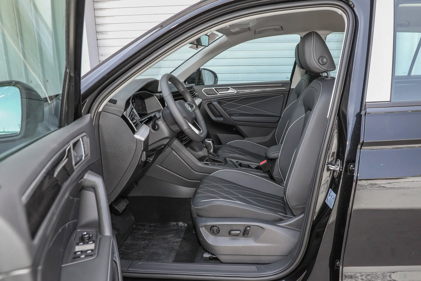 Tiguan L 2024 outstanding version 300TSI Automatic 2WD Drive Longteng Edition