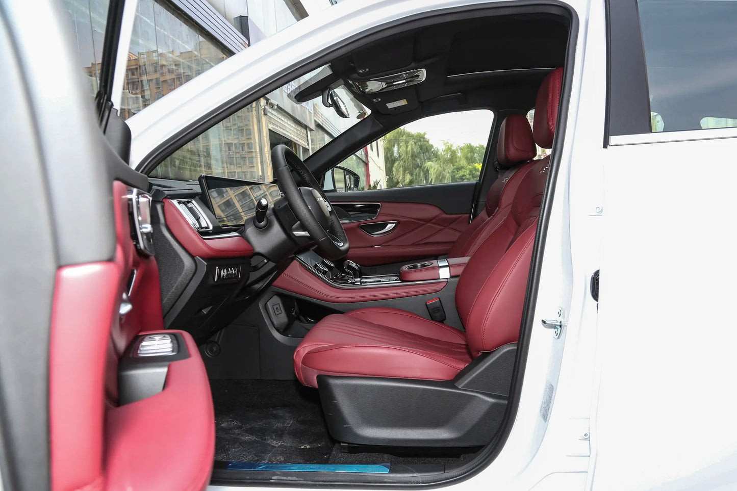 X70 Plus 2025 Model 1.5T Deluxe Edition 7 seats
