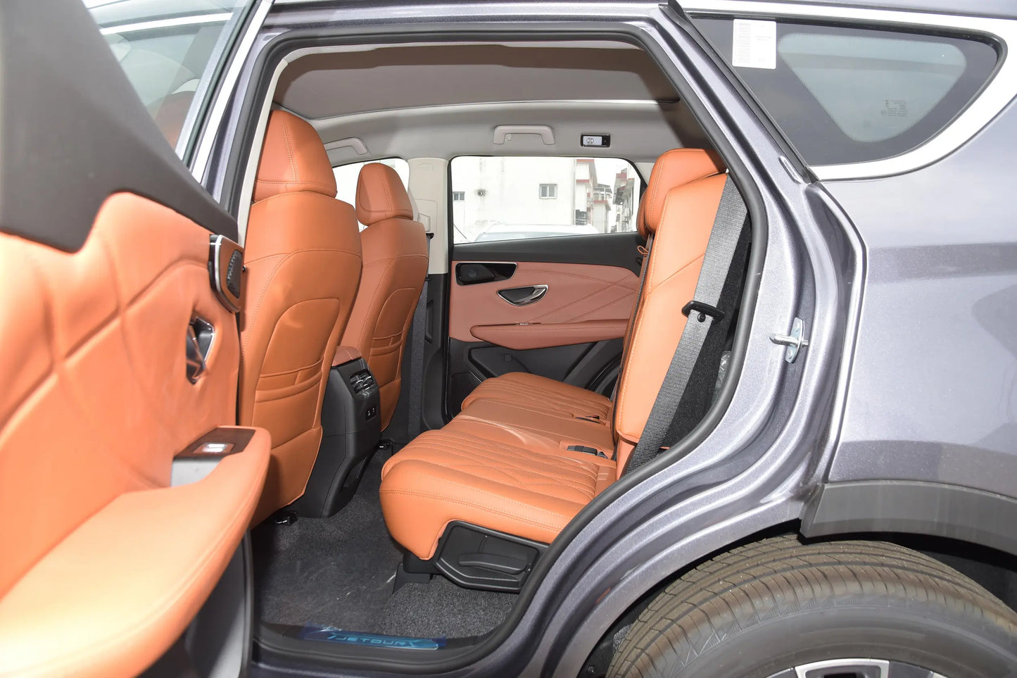 X70 Plus 2025 Model 1.5T Deluxe Pengpai Edition 5 seats