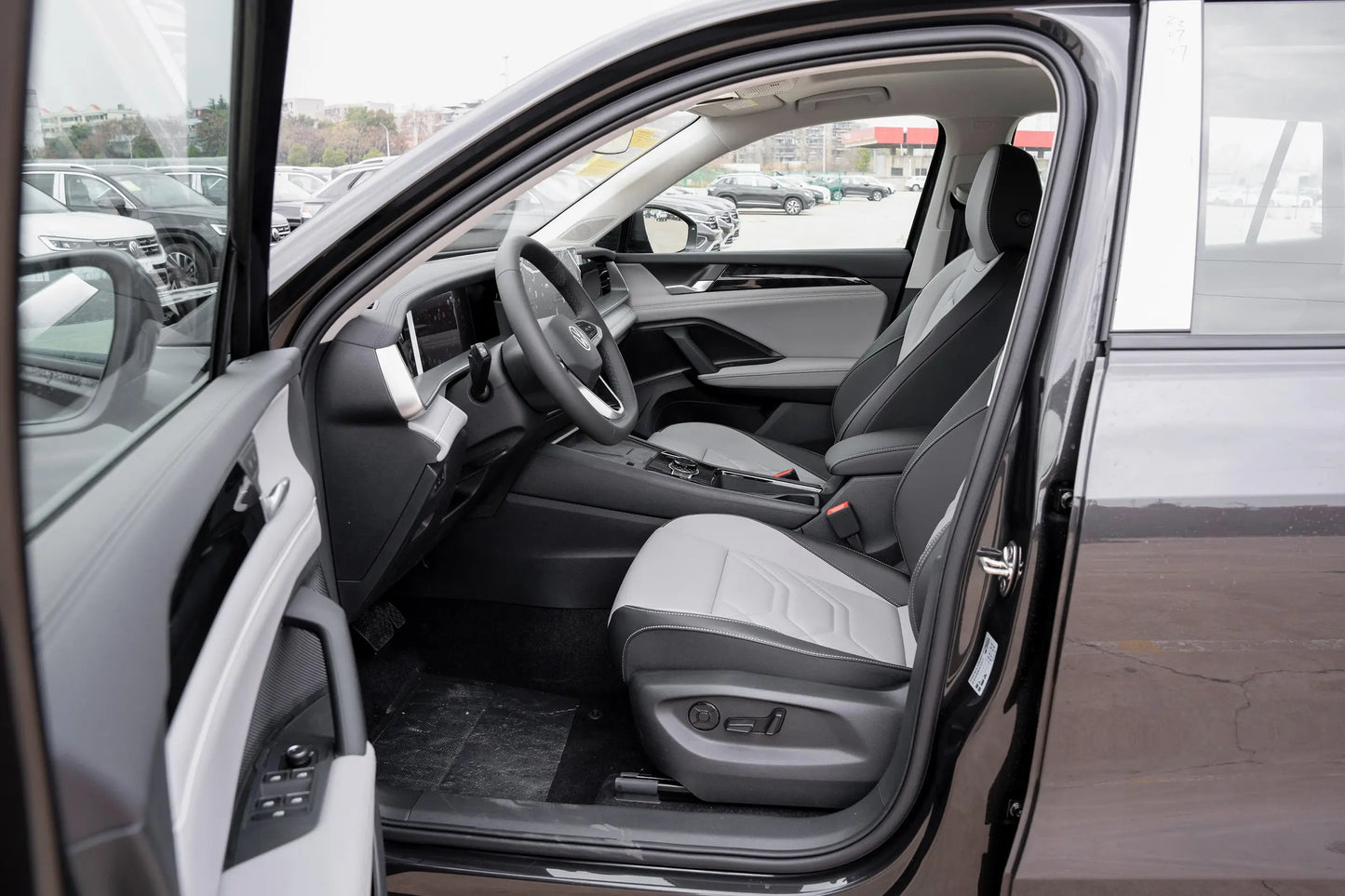 TAYRON L 2025 300TSI  2WD Elite Edition