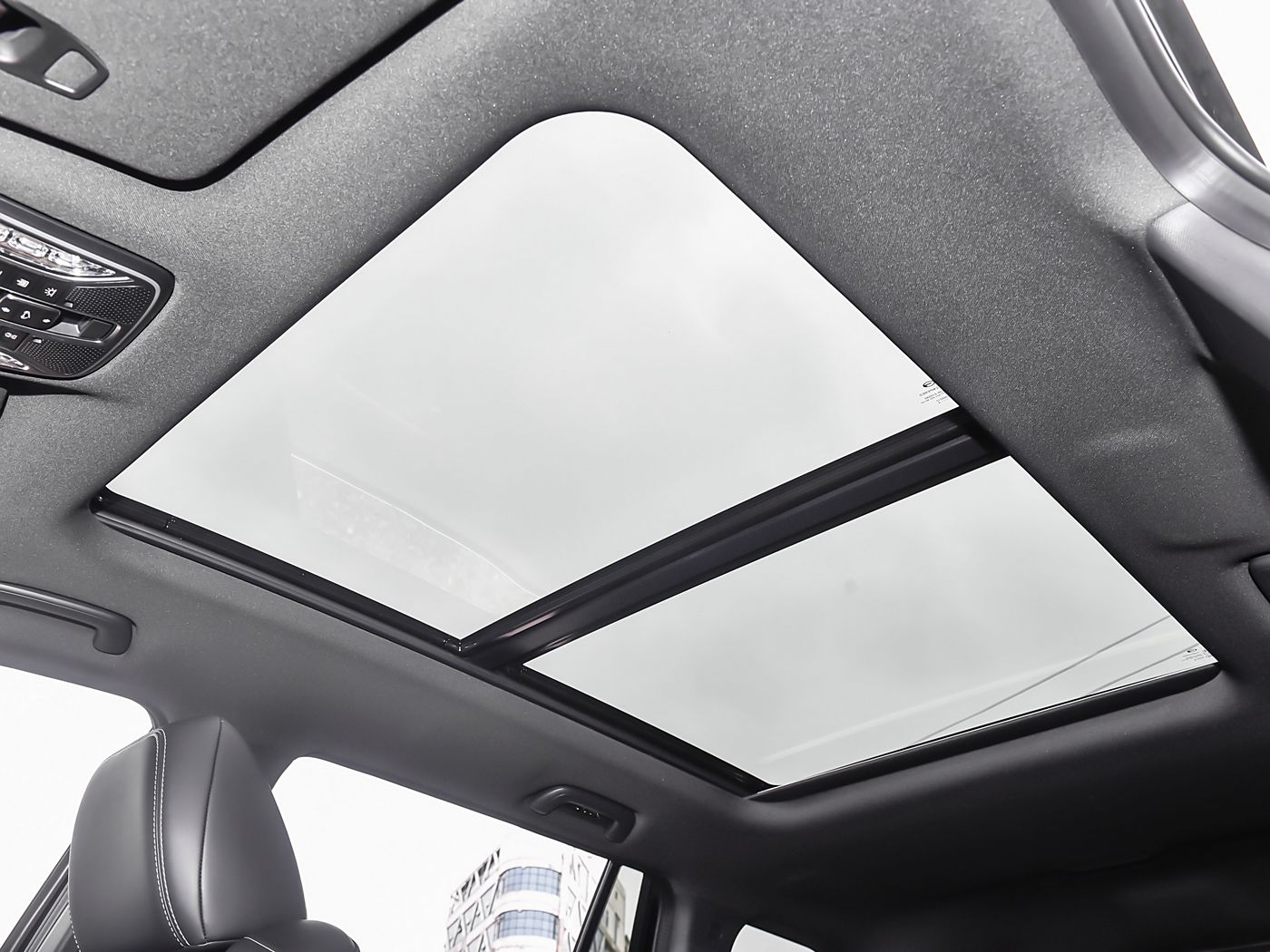 GS8 FEATURES & SPECIFICATIONS Four-wheel Drive 7-seats