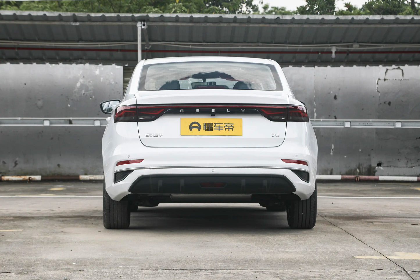 Geely Emgrand 2025 Model 4th Generation, 1.5L CVT Supreme Edition