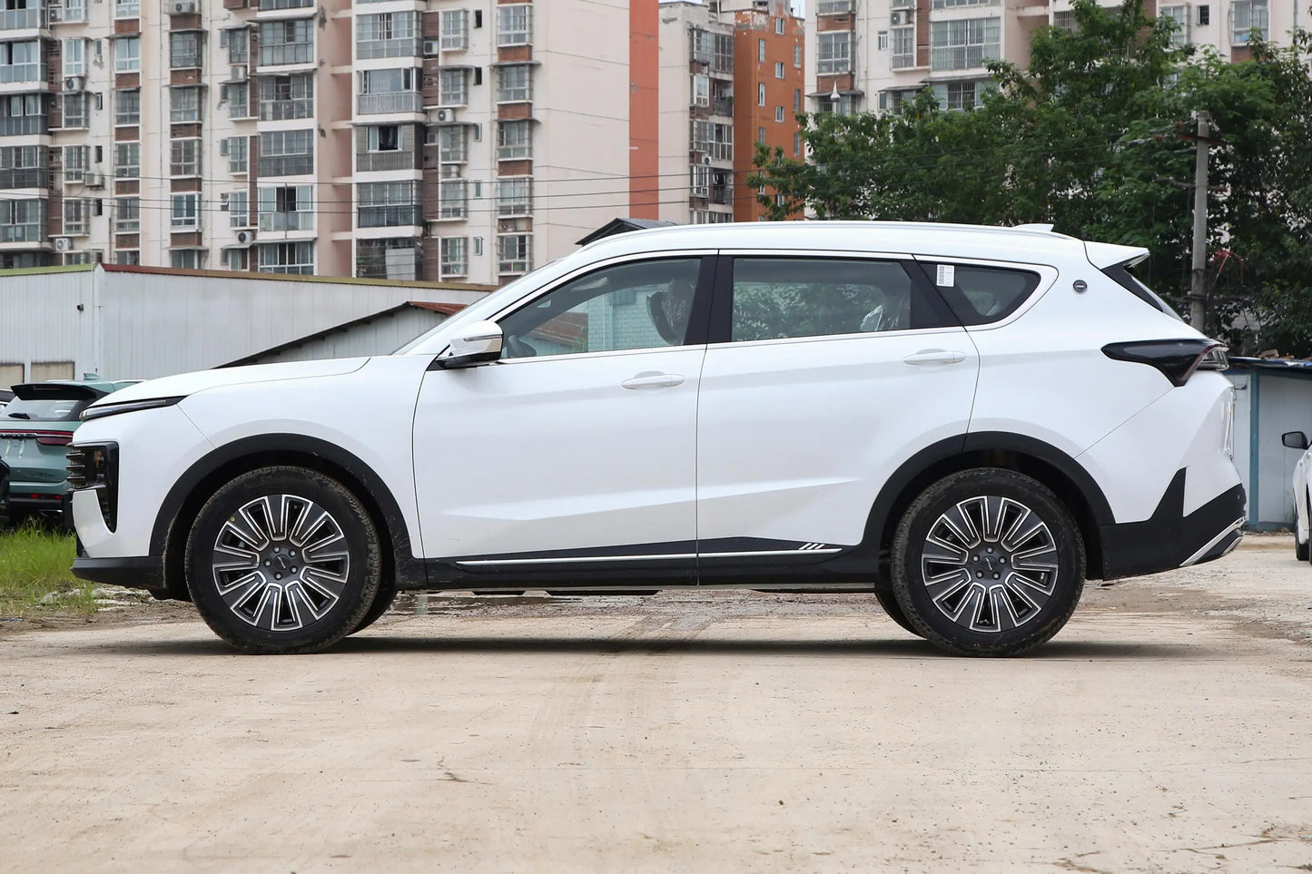 X70 Plus 2025 Model 1.5T Luxury Surging Version 7 seats