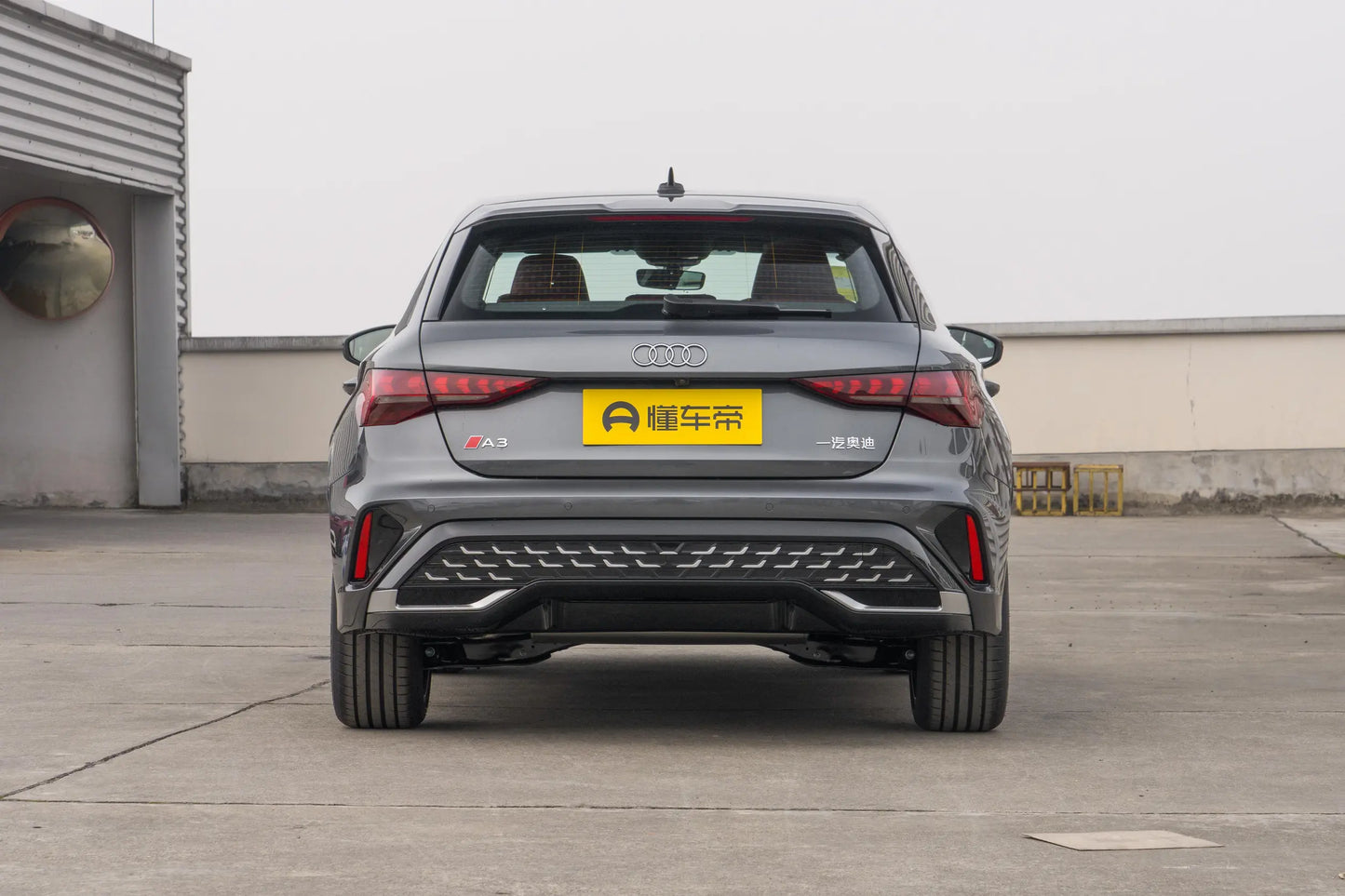 A3 2025 Sportback 35TFSI Flying Spur Premium Model+Luxury Selection Package