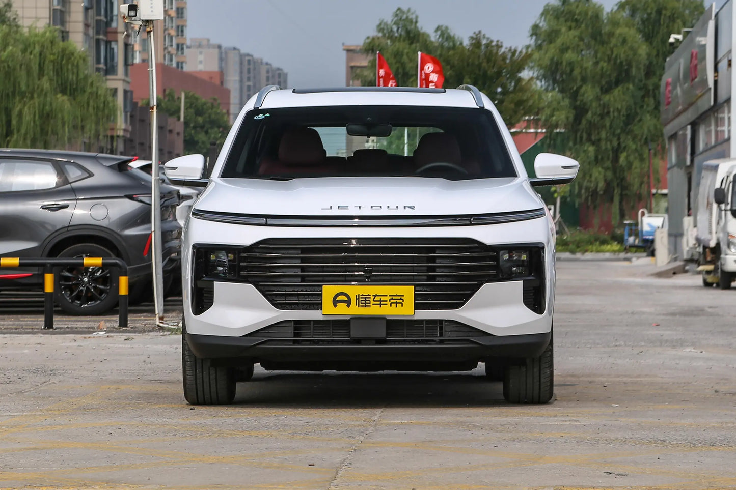 X70 Plus 2025 Model 1.5T Deluxe Edition 7 seats