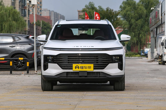 X70 Plus 2025 Model 1.5T Deluxe Edition 7 seats