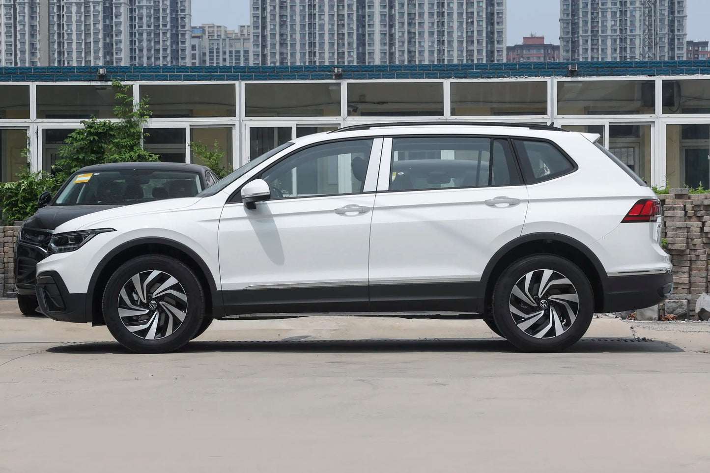 Tiguan L 2024 outstanding version 300TSI Automatic 2WD Drive Longteng Edition