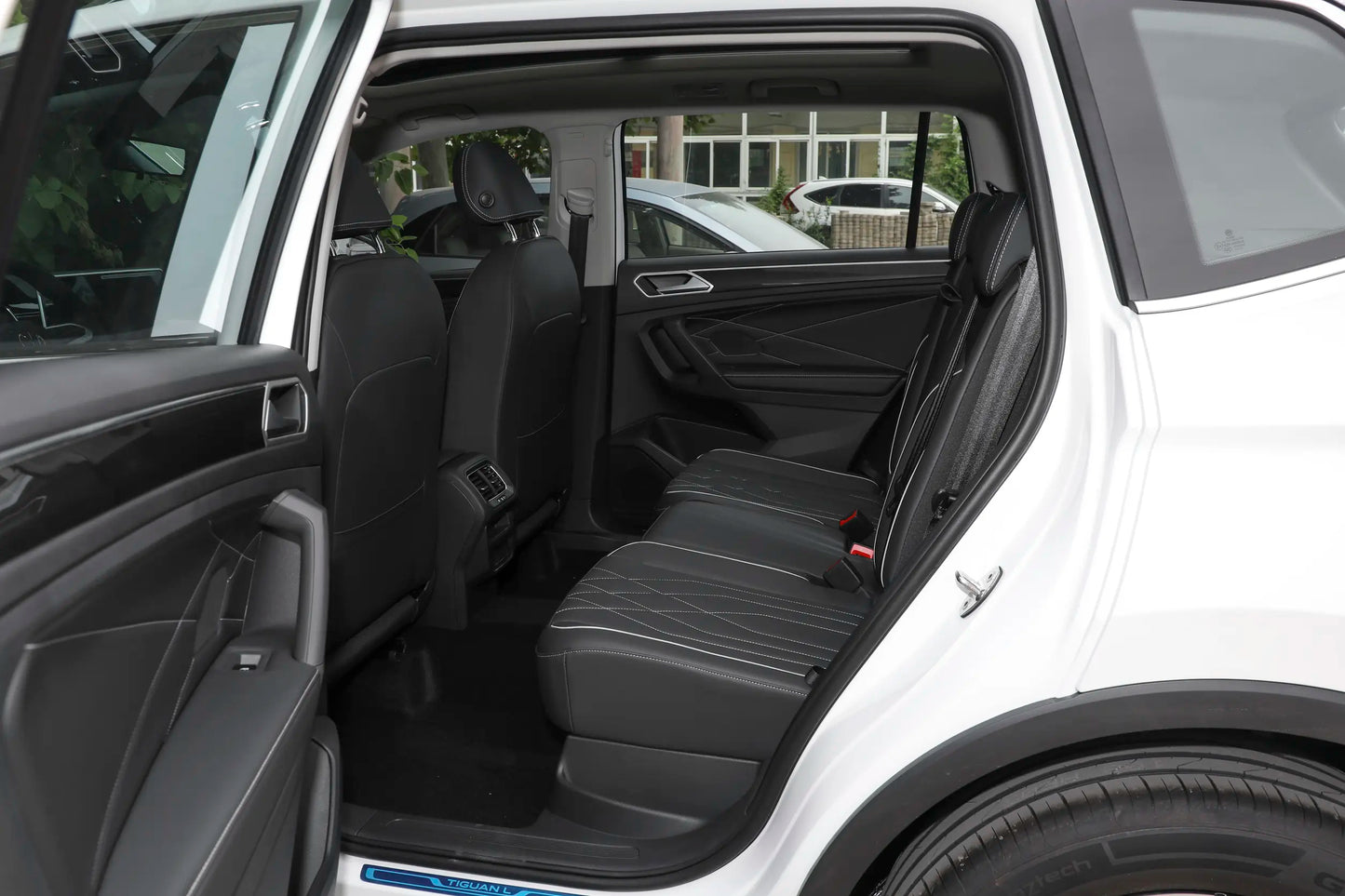 TAYRON L 2025 300TSI  2WD Elite Edition