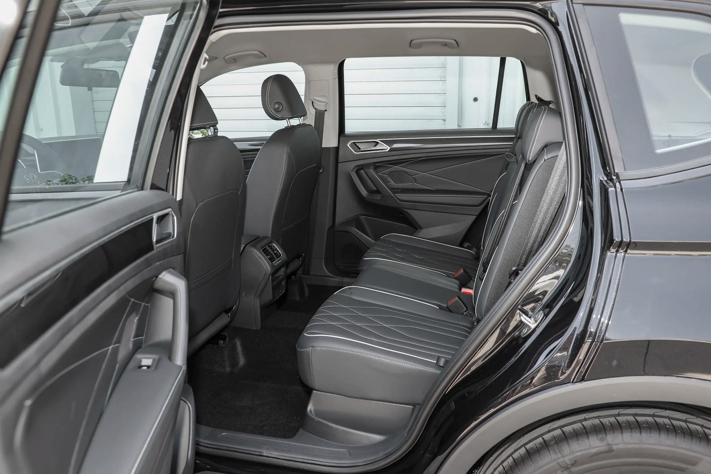 Tiguan L 2024 outstanding version 300TSI Automatic 2WD Drive Longteng Edition