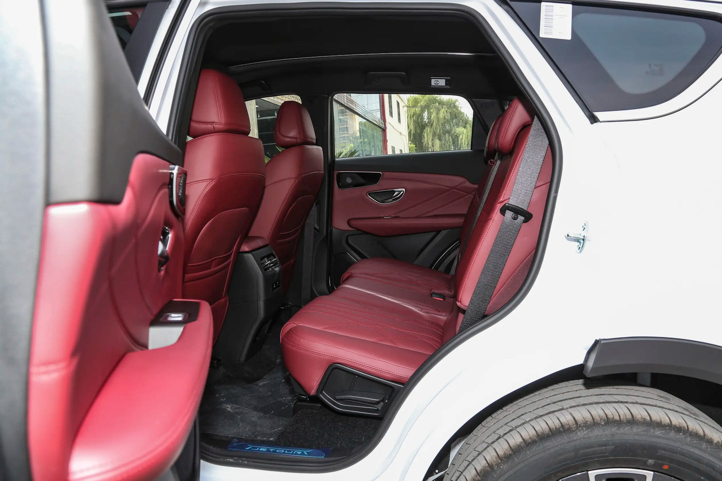 X70 Plus 2025 Model 1.5T Deluxe Edition 7 seats