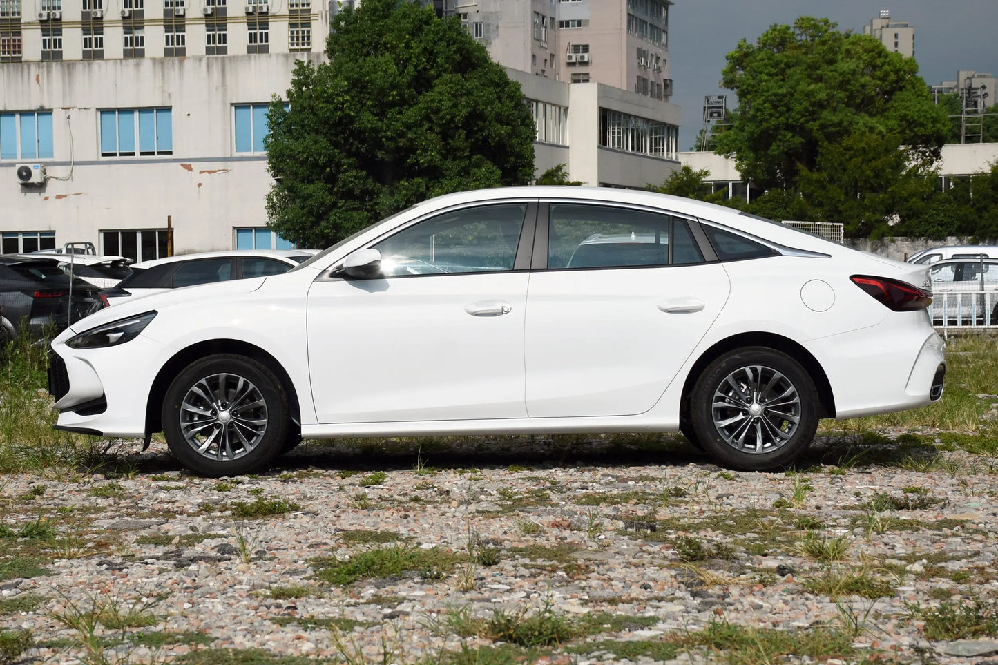 MG5 2025 180DVVT Global Luxury Edition