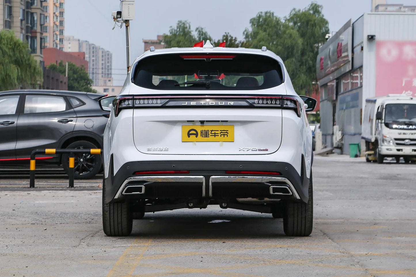 X70 Plus 2025 Model 1.5T Deluxe Edition 7 seats