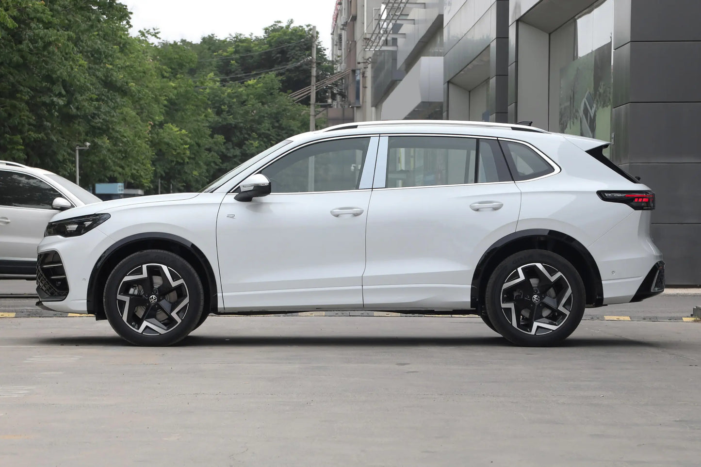 Tiguan L 2024 PRO 380TSI 4WD R-Line Smart Prestige Edition